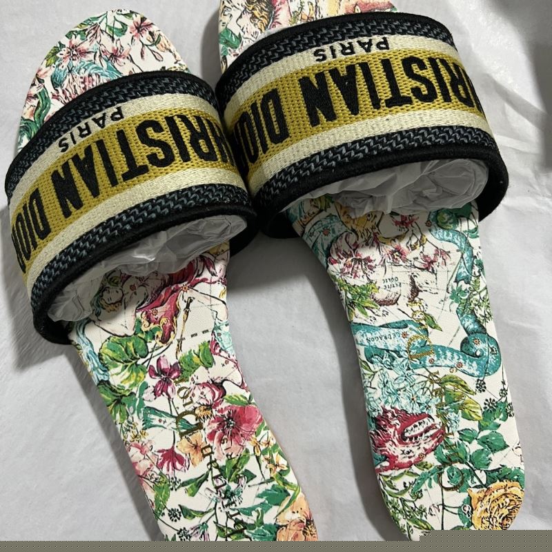 ch**an D*or slippers